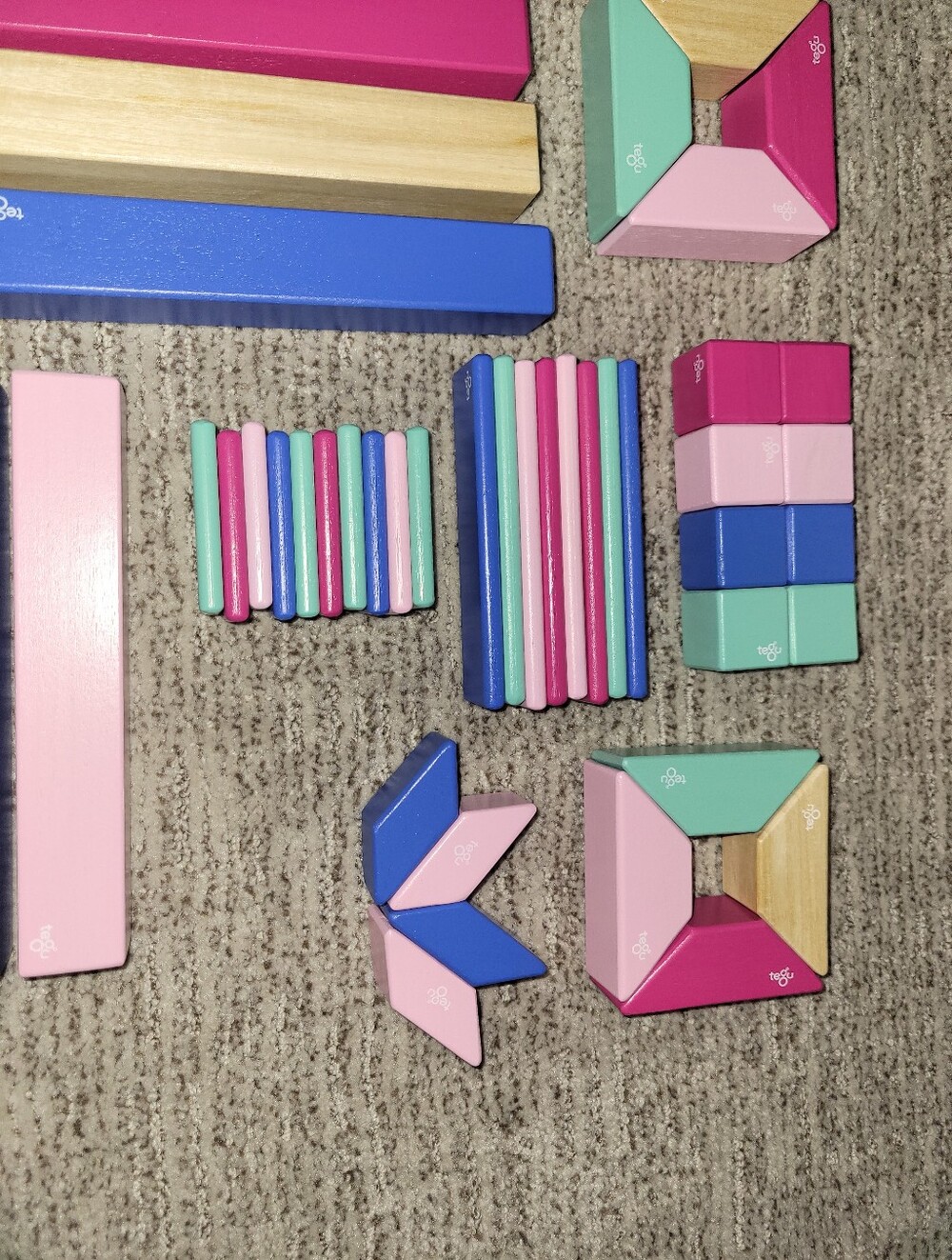 54 Piece Tegu Wooden Magnetic Blocks - New - Picture 3 of 5